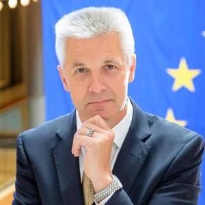 Meet your Posher, Tony